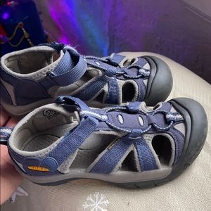 Keen boys shoes size 2
